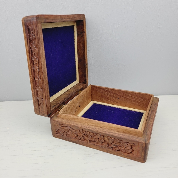 Vintage Sheesham Indian Rosewood Hand Carved Floral Box | Made in India - Picture 6 of 16